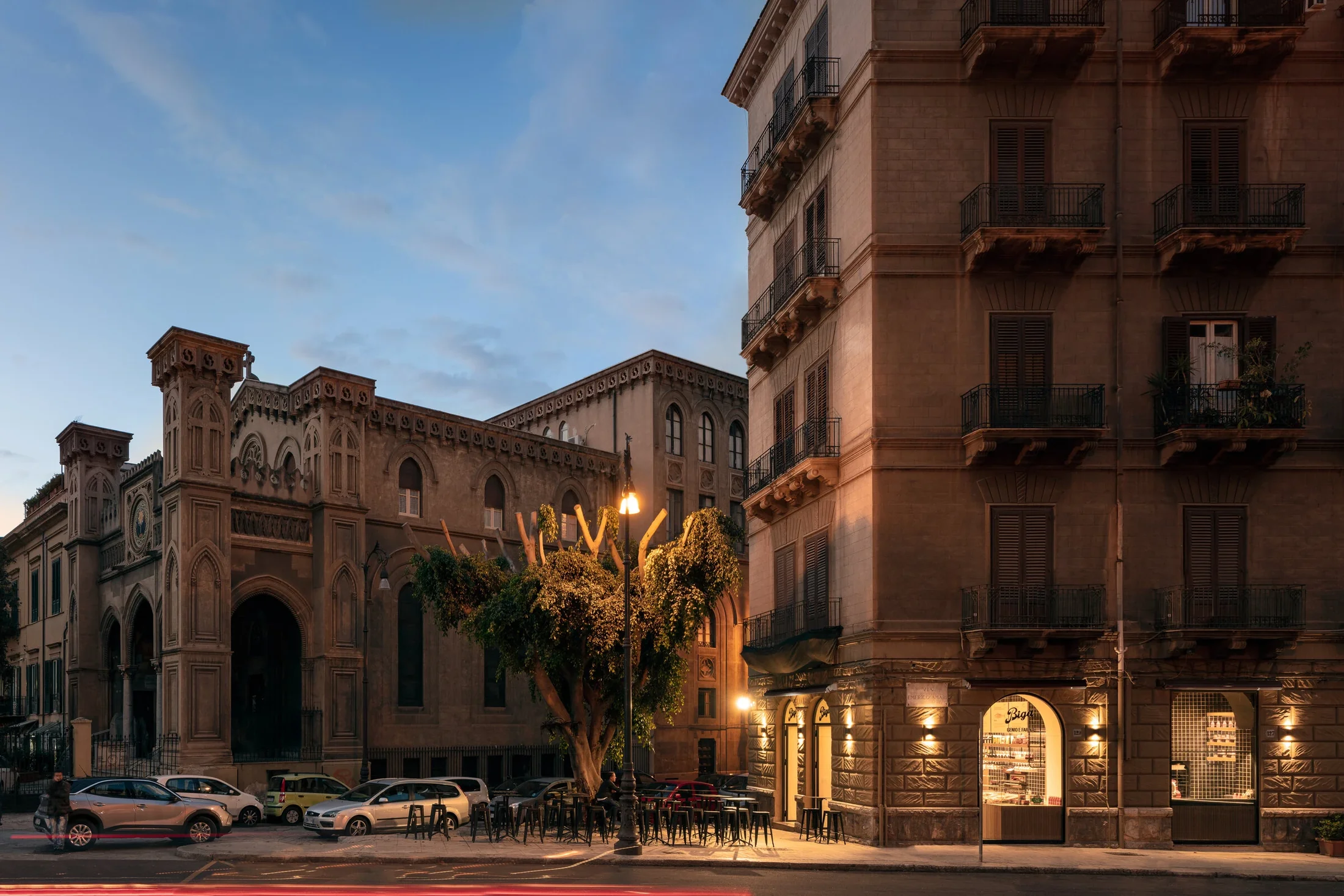 Palermo al tramonto con la chiesa e il locale Biga, progetto Studio Didea — Premi & Pubblicazioni