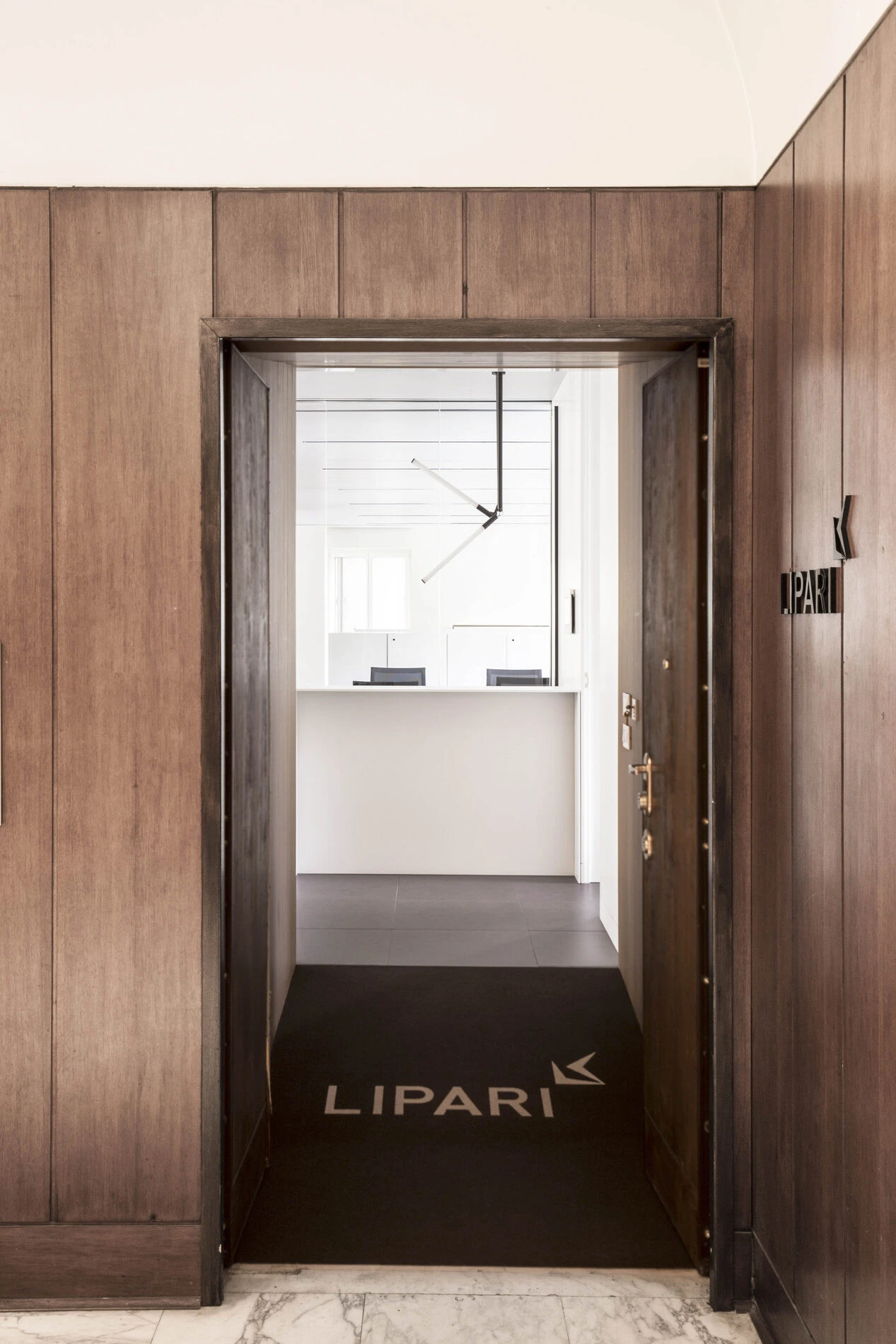 Lipari Consulting & Co. headquarters, Office a Milano — Studio Didea