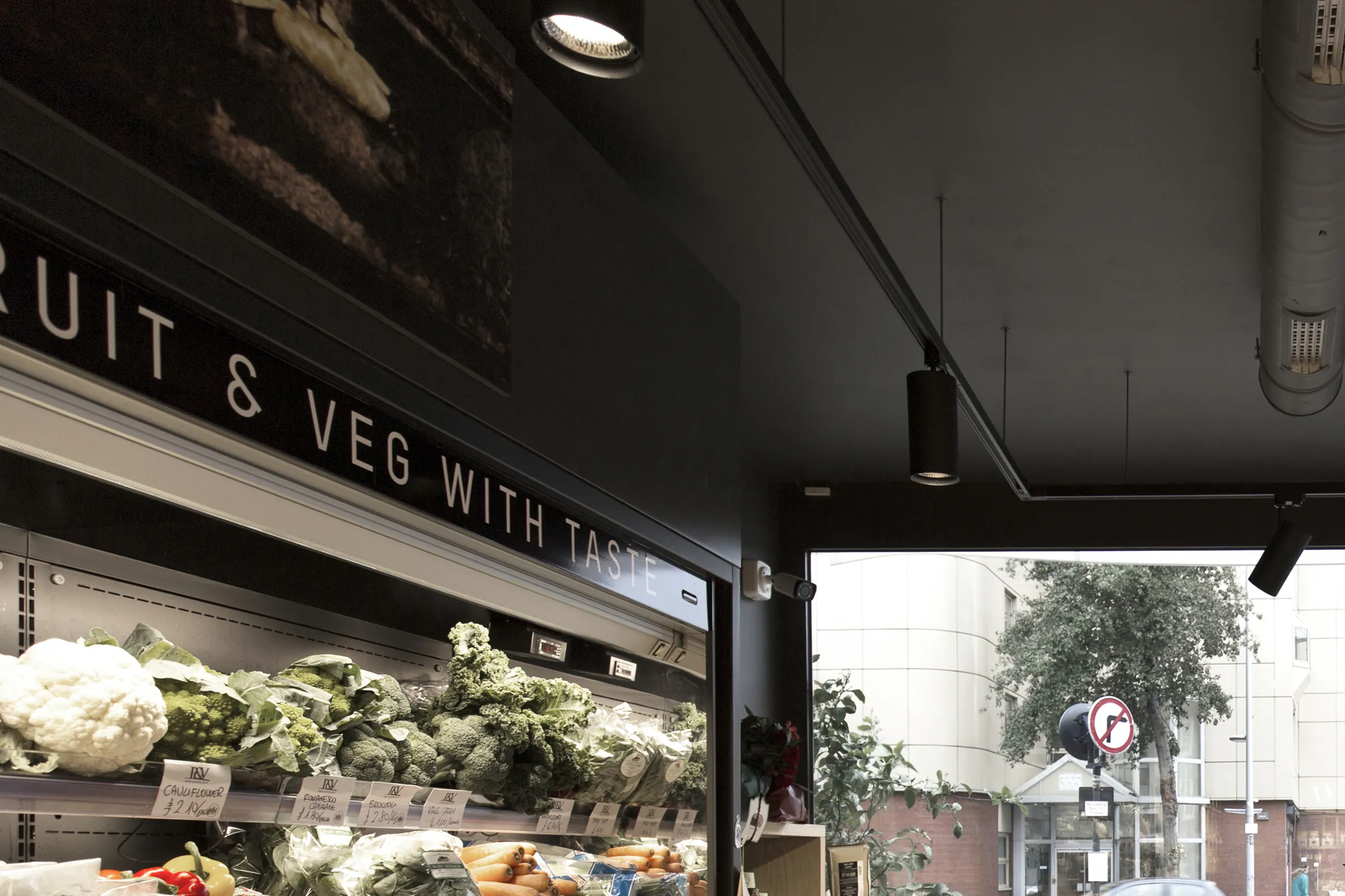 P&V London, Food & Beverage · Retail a London, U.K. — Studio Didea