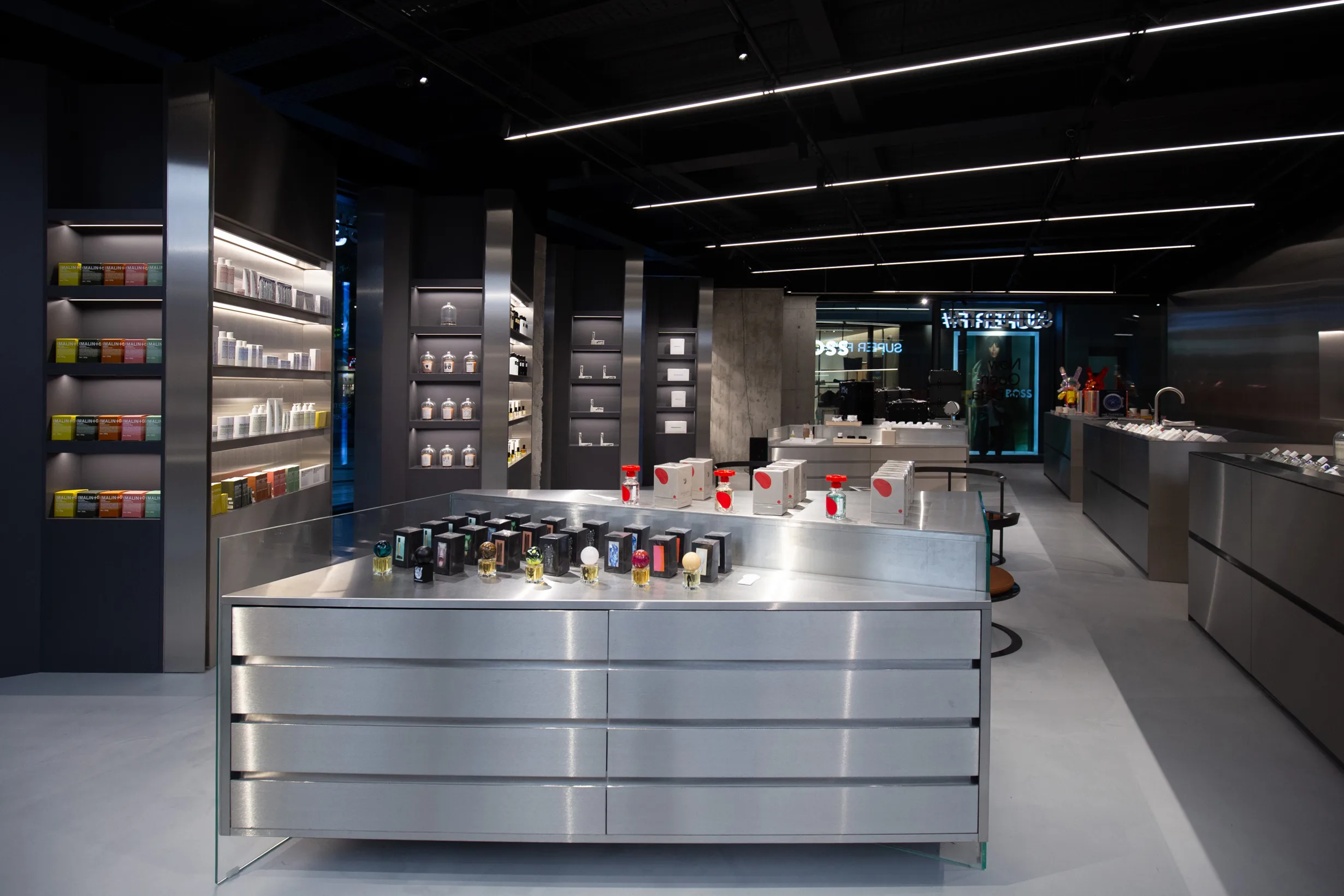 Super F#, Retail a St Julian's, Malta — Studio Didea — Immersivo