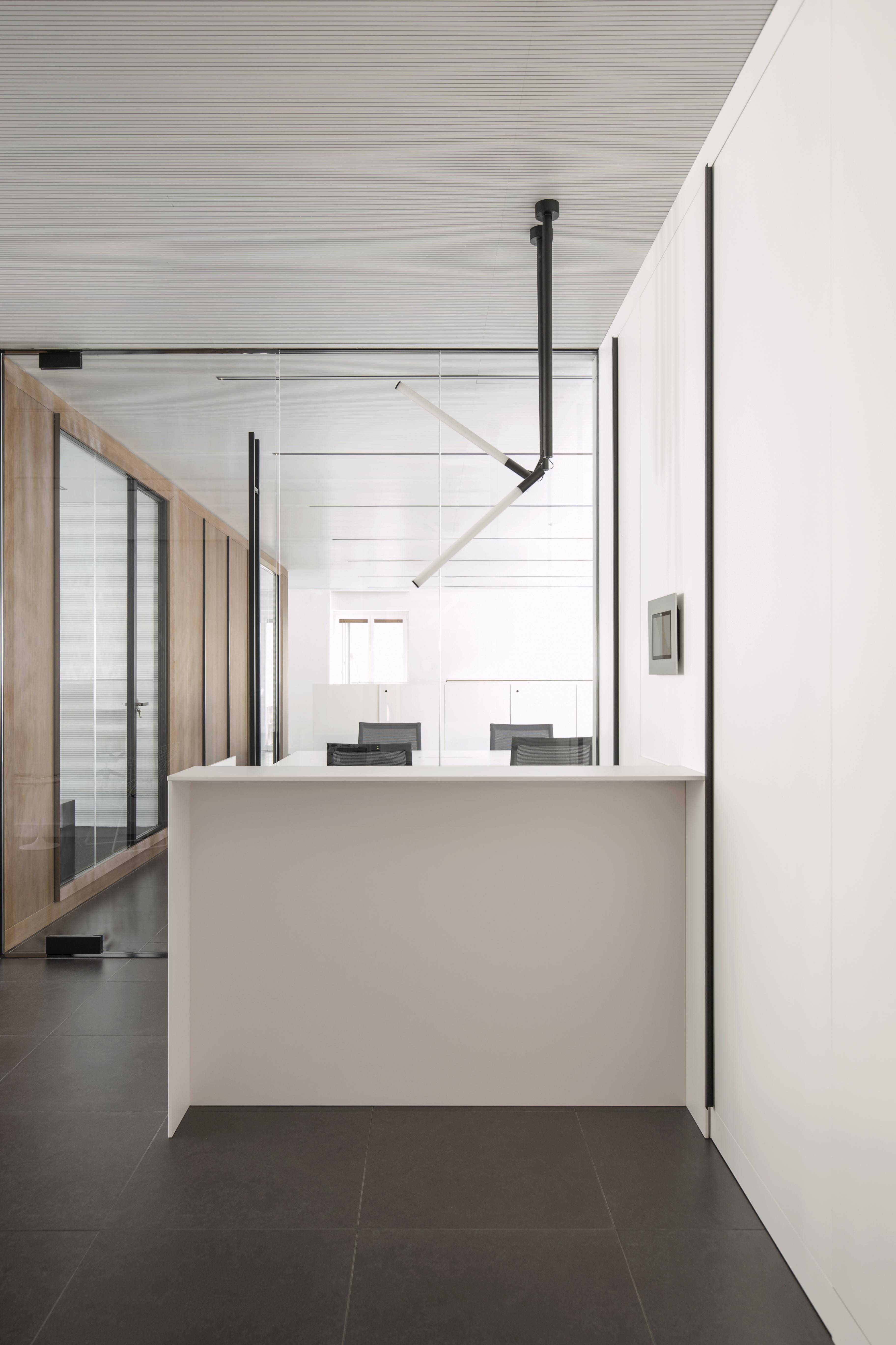 Lipari Consulting & Co. headquarters 48 Lipari Consulting & Co. headquarters 48