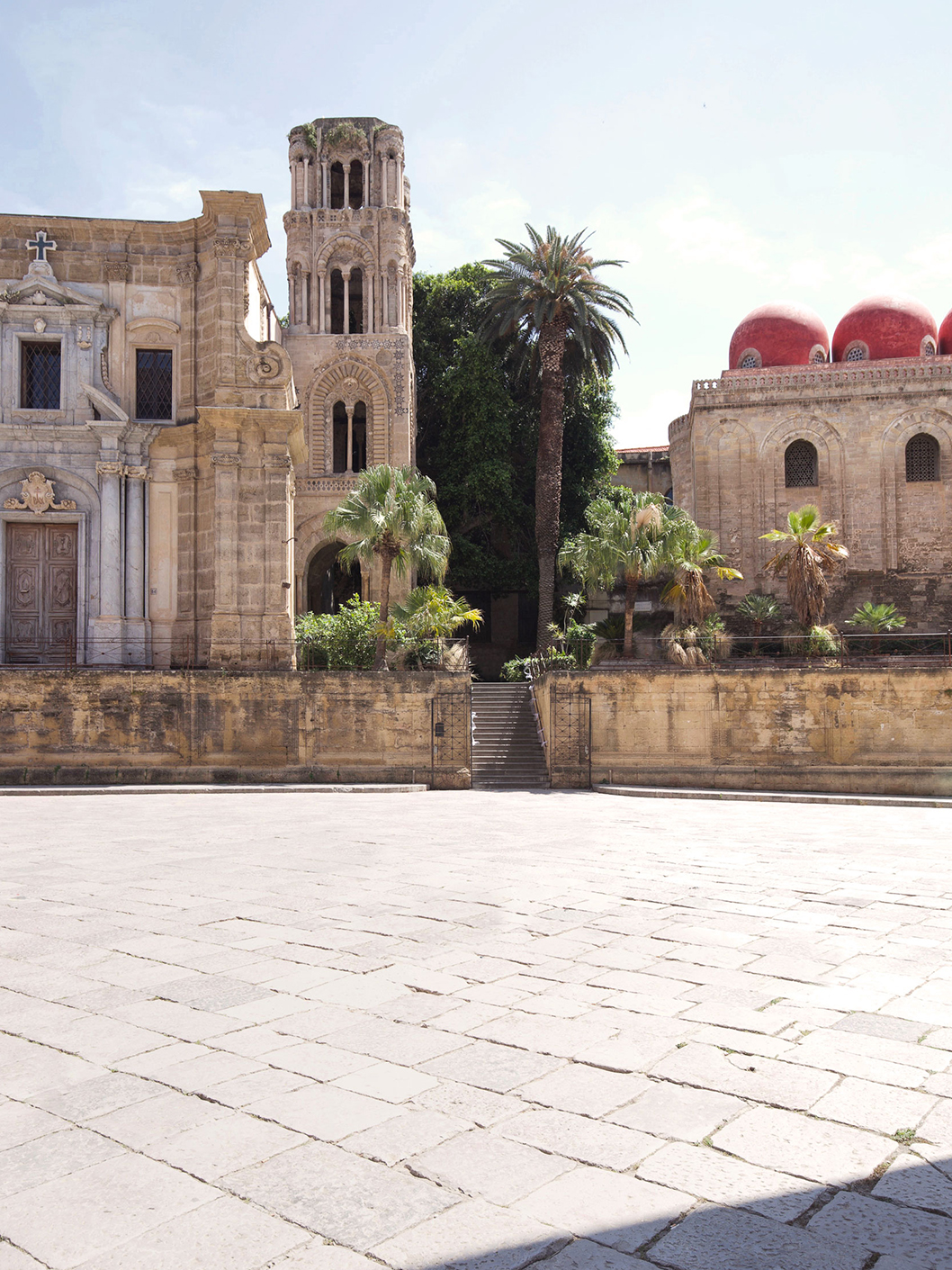 Scopri i servizi di architettura di Maristella Galia, specializzato in progettazione e ristrutturazione di lusso in Sicilia. Con un occhio attento al design contemporaneo, Agnese Abbaleo trasforma spazi abitativi e commerciali in opere d'arte funzionali.